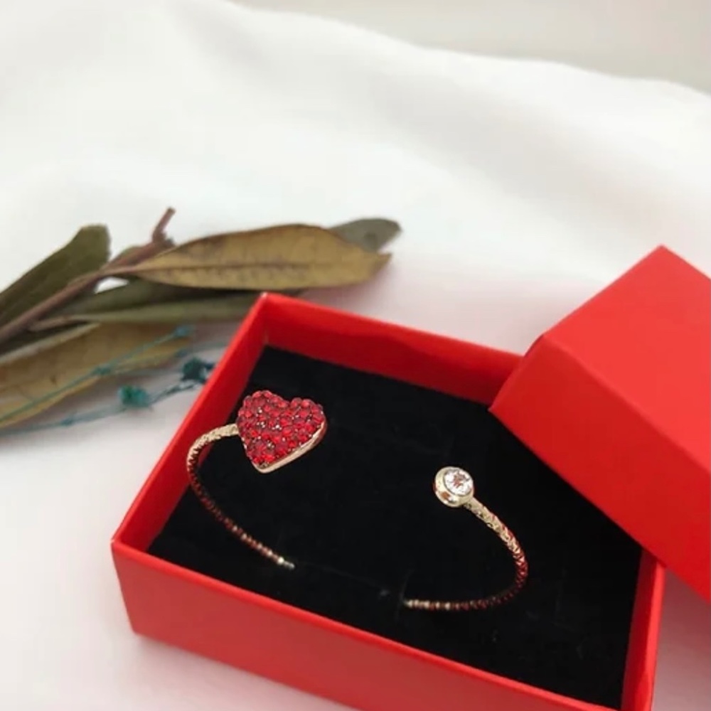 Stainless steel minimalist hearth shape valentines day gift bangle bracelet